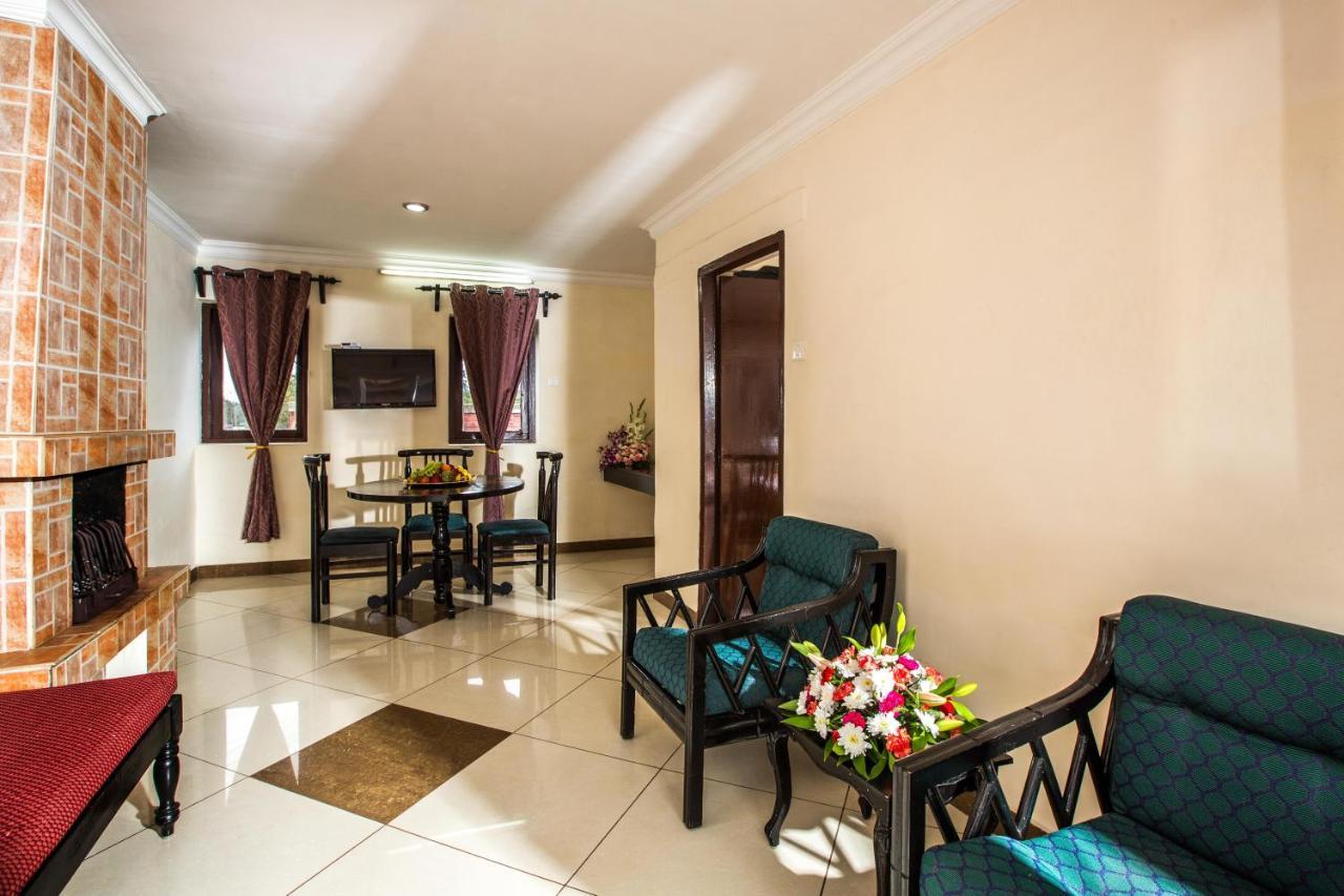 Hotel Lakeview Ооти Екстериор снимка