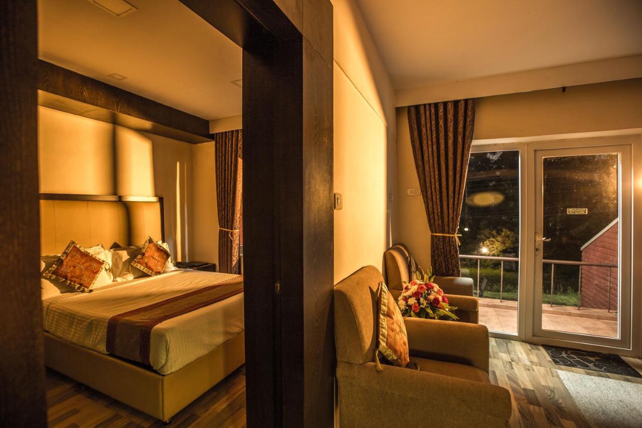Hotel Lakeview Ооти Екстериор снимка