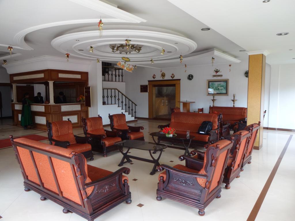 Hotel Lakeview Ооти Екстериор снимка