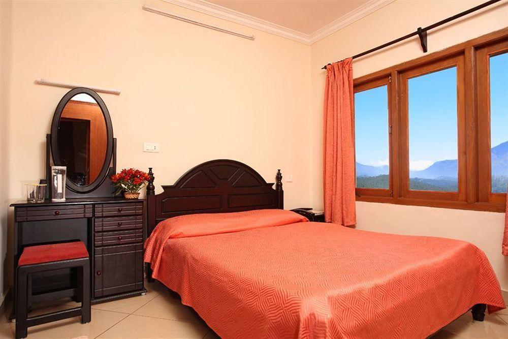 Hotel Lakeview Ооти Екстериор снимка